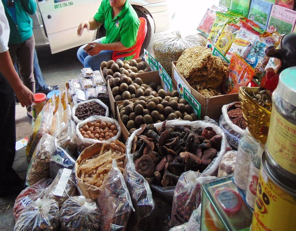 Đa phần dược liệu bào chế thuốc Đông y không có nguồn gốc rõ ràng.