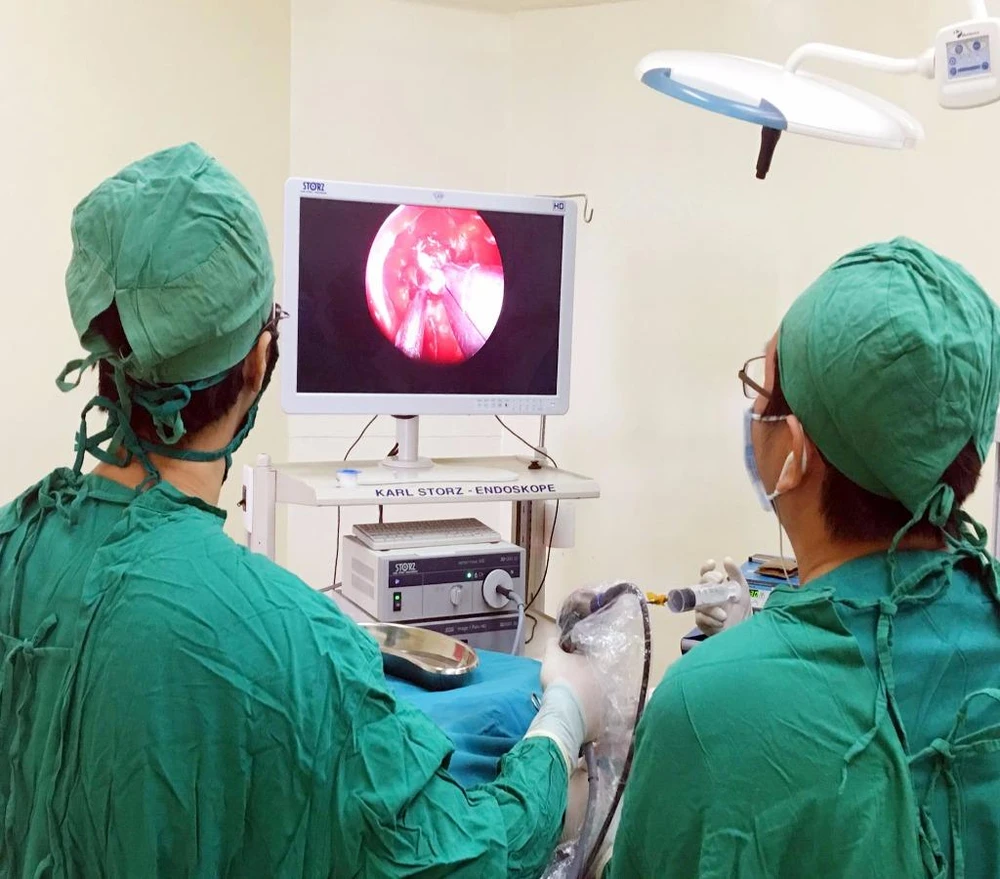 cắt bỏ khối u tuyến yên