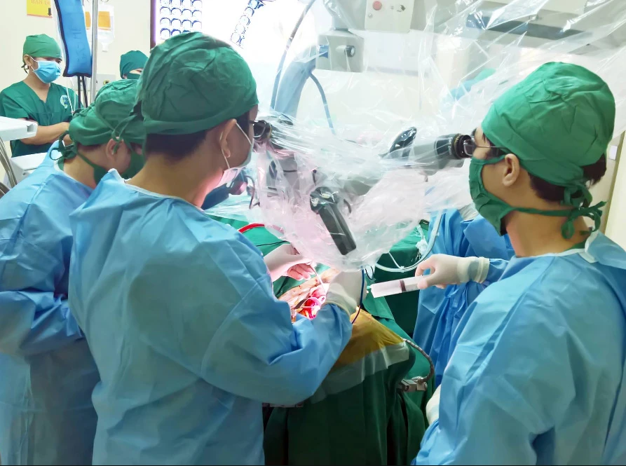 phẫu thuật khối u não