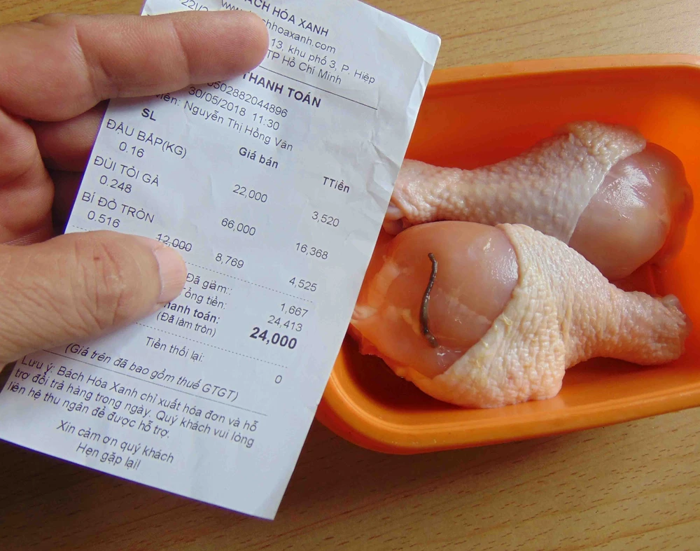 Làm rõ nguyên nhân đùi gà có… 'sinh vật lạ' ảnh 1