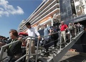 Khách trên tàu Westerdam quá cảnh ở TP.HCM được xử lý ra sao? 