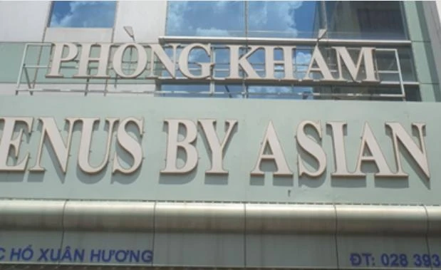 Phòng khám Venus By Asian chưa có giấy phép nhưng vẫn cắt mí mắt, hút mỡ cho khách. Ảnh: SỞ Y TẾ