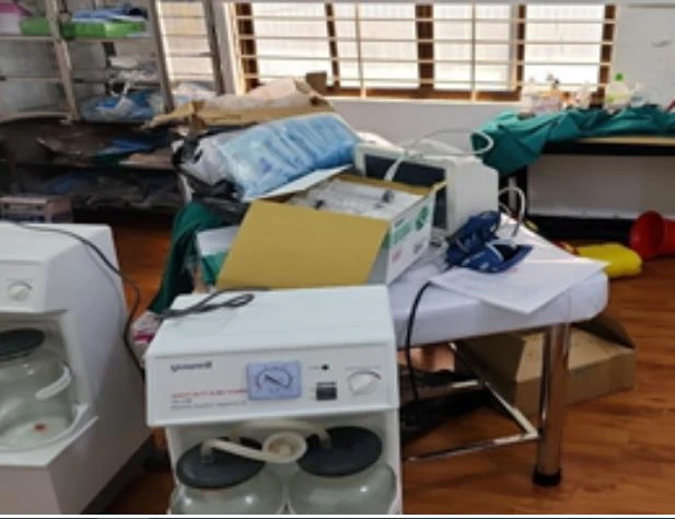 Trang thiết bị y tế dùng làm đẹp bên trong cơ sở thẩm mỹ không phép. Ảnh: SỞ Y TẾ