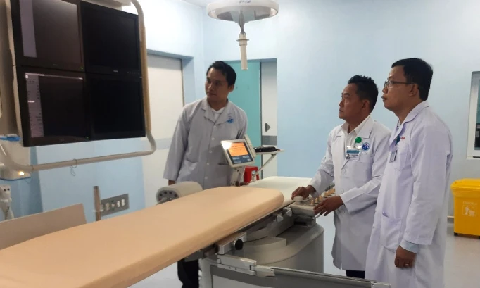 Trang thiết bị rất cần để điều trị bệnh nhân nhưng hiện nhiều cơ sở y tế TP.HCM không thể mua hoặc sửa chữa. Ảnh: TRẦN NGỌC