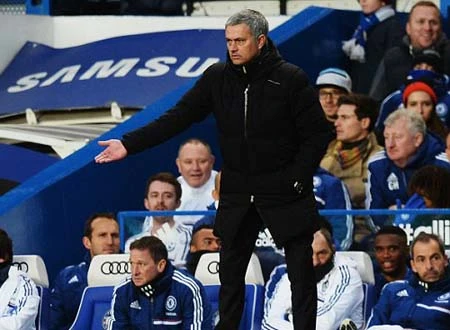 Mourinho vẫn khiêm tốn khi nói về cuộc đua vô địch