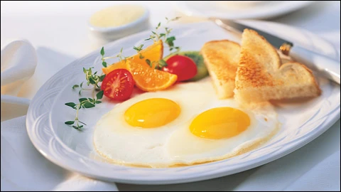 Trứng cung cấp rất nhiều năng lượng cho cơ thể Trứng cung cấp rất nhiều năng lượng cho cơ thể