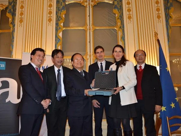 Pháp cho Việt Nam mượn nhiều tài liệu ghi âm ảnh 1