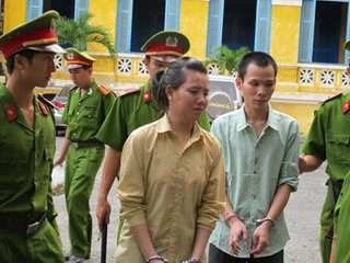 Vào tù vì giúp chồng hiếp dâm em gái ảnh 1