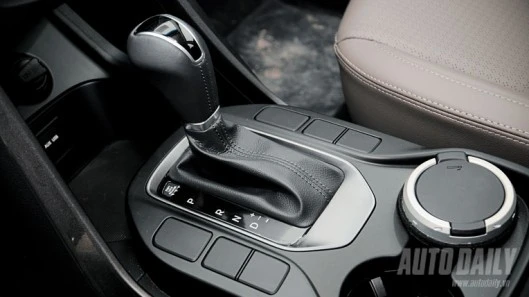 Làm gì khi ắc quy ôtô bỗng dưng “chết” sau 1 đêm? ảnh 5