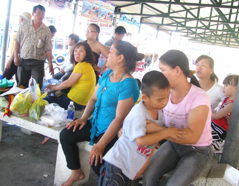 Khách du lịch vì bị lừa đi tour bằng miệng ảnh 1