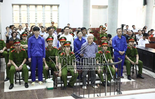 bầu Kiên; hoãn xử; phiên tòa; ACB; Vietinbank