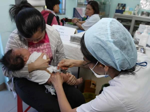 Bé tử vong sau tiêm không liên quan tới vắcxin ảnh 1