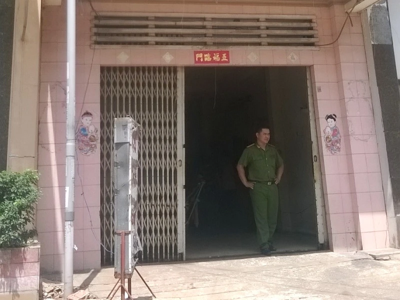 Người đàn ông chết trong tư thế treo cổ tại nhà nghỉ ảnh 1