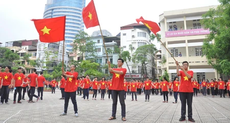 yêu nước, chủ quyền, biển đảo, biển Đông, Trường Sa, Hoàng Sa, thiêng liêng, chào cờ, quốc ca