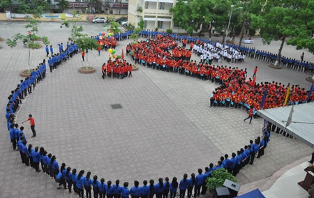 yêu nước, chủ quyền, biển đảo, biển Đông, Trường Sa, Hoàng Sa, thiêng liêng, chào cờ, quốc ca