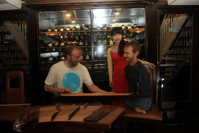 Chùm ảnh Nick Vujicic thăm vịnh Hạ Long ảnh 5