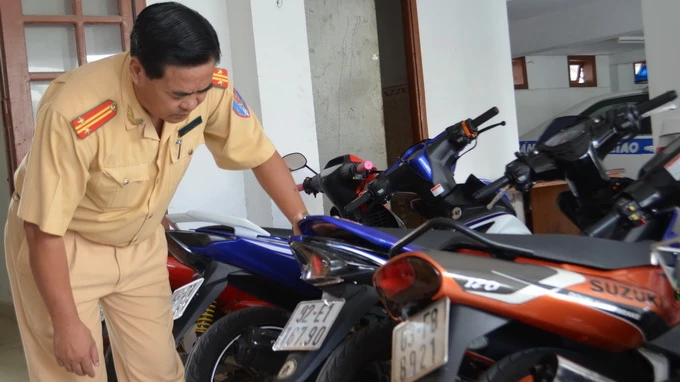 CSGT mật phục xử lý gần 40 thanh niên tụ tập đua xe ảnh 1