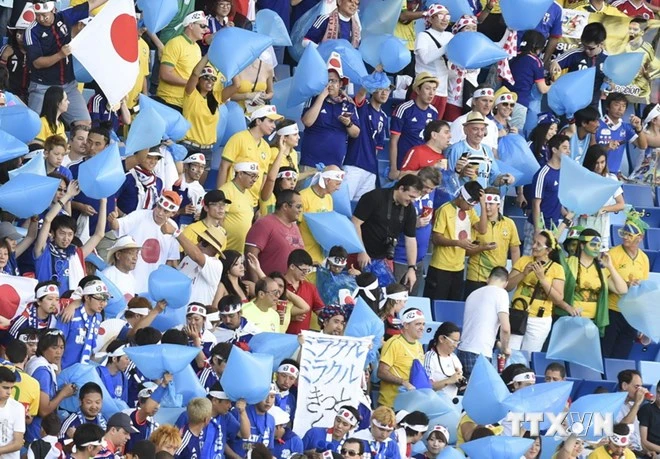 Nữ CĐV Nhật đi từ hân hoan tới buồn bã khi đội nhà bị loại ảnh 4