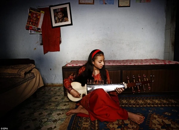 Cuộc sống của 'Thần trinh nữ' Nepal có gì khác thường? ảnh 10