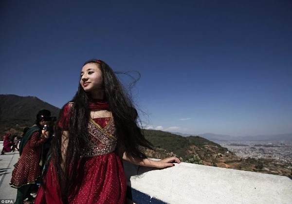 Cuộc sống của 'Thần trinh nữ' Nepal có gì khác thường? ảnh 9