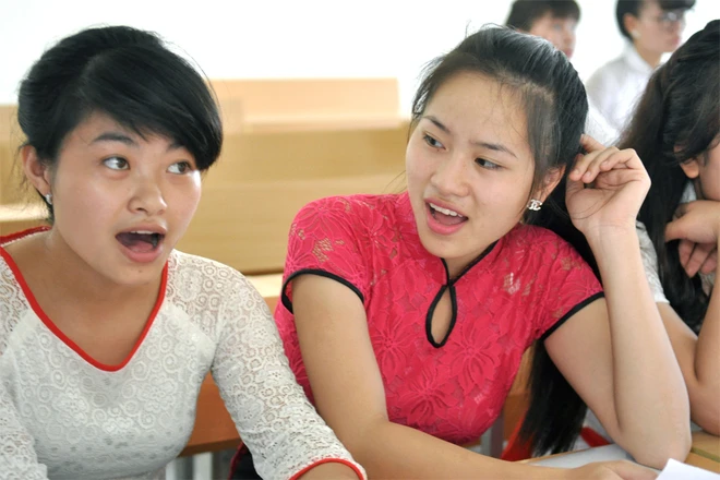 Nữ sinh trổ tài hát hay thi vào cao đẳng ảnh 5