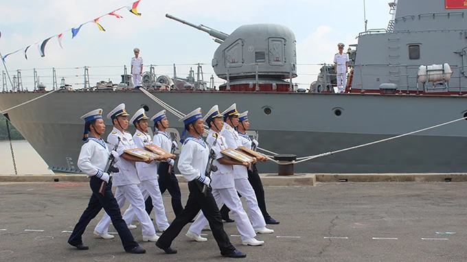 Thượng cờ 2 tàu tên lửa tấn công nhanh lớp Molniya ảnh 4