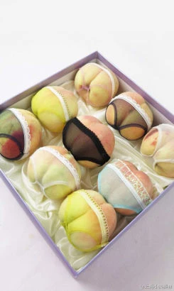 Lạ lùng đào “gợi tình” ở Trung Quốc ảnh 3