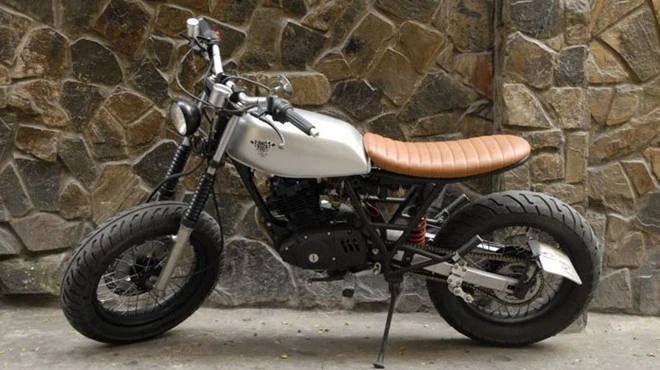 Bỏ ra số tiền không nhiều, các bạn trẻ còn được sở hữu những chiếc xe côn tay cá tính.