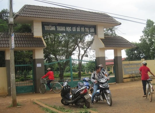 Học sinh lớp 9 đâm chết bạn giữa lớp