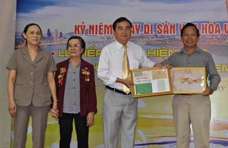 Hầu hết các hiện vật do chính chủ và người thân trực tiếp đến hiến tặng Bảo tàng thành phố