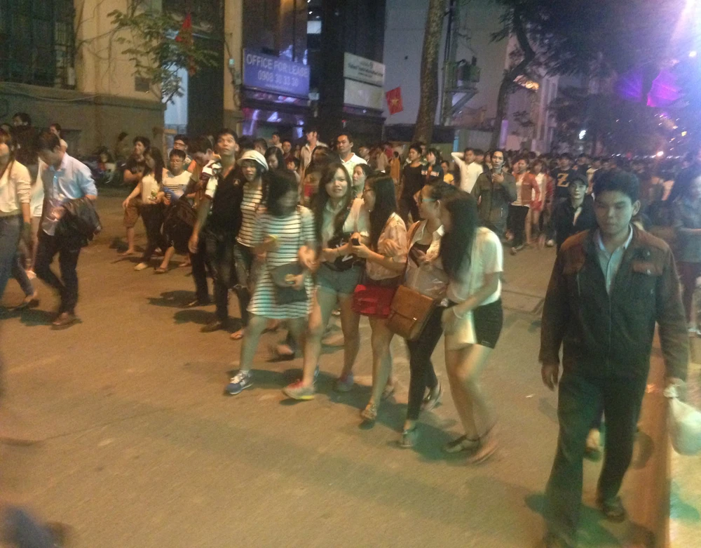 TP.HCM đón năm mới 2015 bằng màn pháo hoa hoành tráng ảnh 11