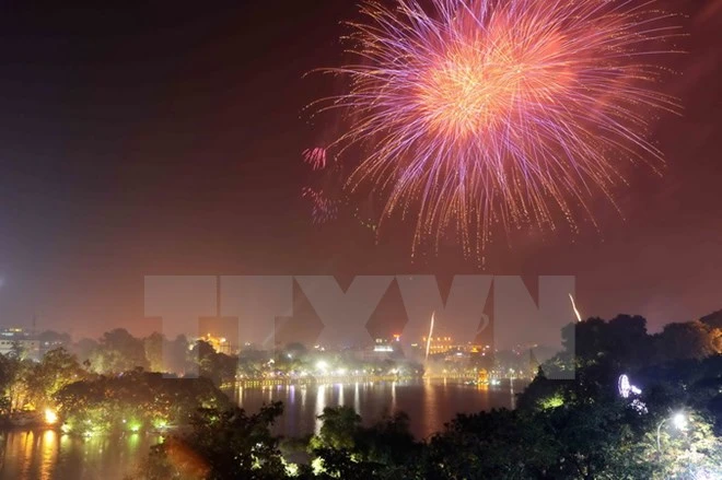 Thủ đô Hà Nội đón năm mới Ất Mùi với niềm tin và hy vọng ảnh 1