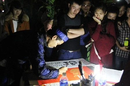 Sôi động lễ hội chợ Đình Bích La ảnh 1