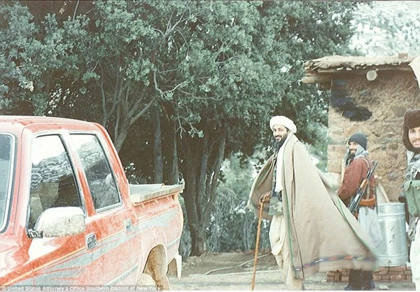 Ảnh hiếm bên trong 'sào huyệt' của Osama Bin Laden ảnh 6