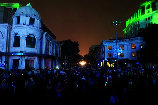 Hà Nội tắt đèn sớm hưởng ứng Giờ Trái đất ảnh 6