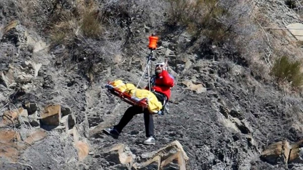 Cận cảnh công việc của các điều tra viên tại hiện trường Airbus A320 ảnh 10