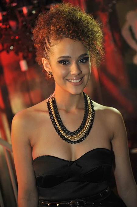 Nathalie Emmanuel - nữ hacker gợi cảm của 'Fast & Furious 7' ảnh 9