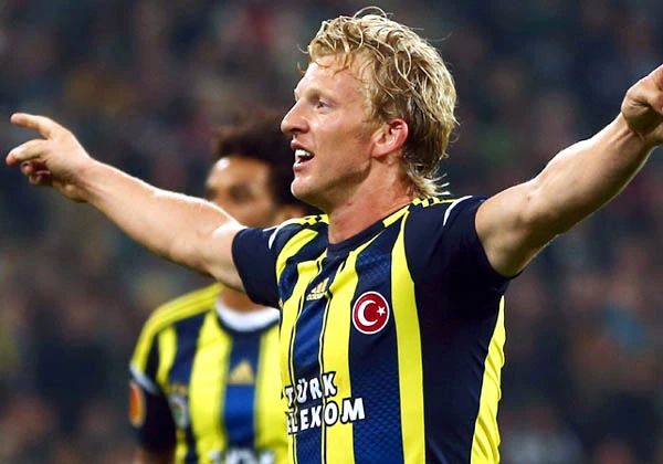 Sợ bị tấn công bằng súng, Dirk Kuyt rời CLB Fenerbahce ảnh 1