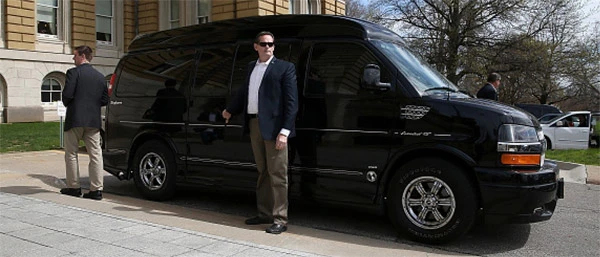 Hillary Clinton, cố máy bí ẩn, xe, xa xỉ, tranh cử