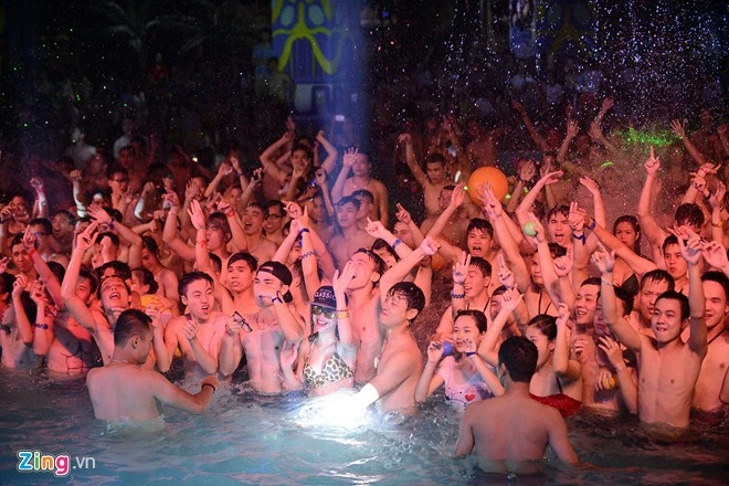Pool Party là hoạt động giải trí phổ biến của giới trẻ ở các nước phát triển nhưng vẫn còn khá mới mẻ ở Việt Nam. 