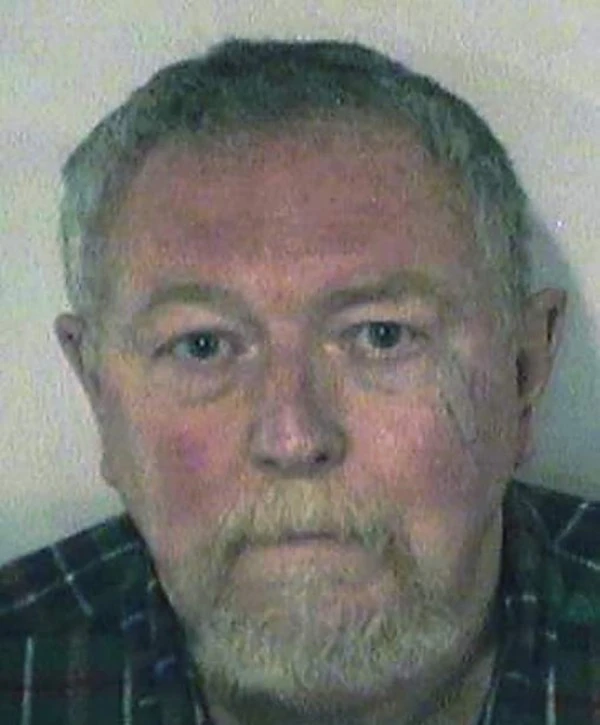 Bị cáo tới tòa xét xử với luật sư bào chữa là... con cú bông ảnh 2