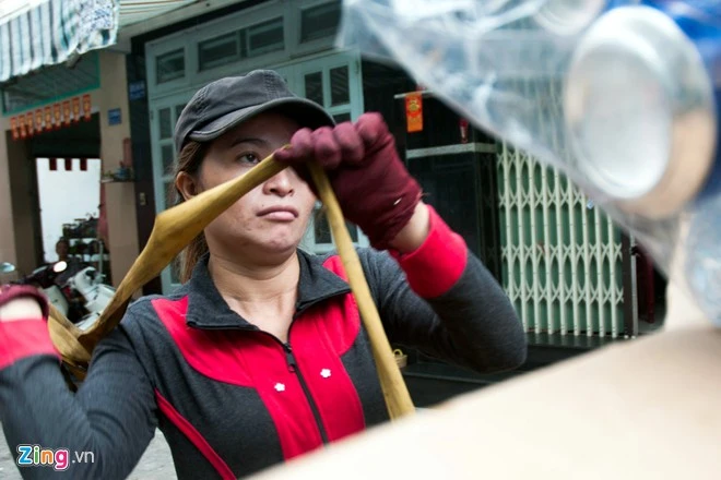 Một ngày của chị ve chai nhặt được 5 triệu yen ở Sài Gòn