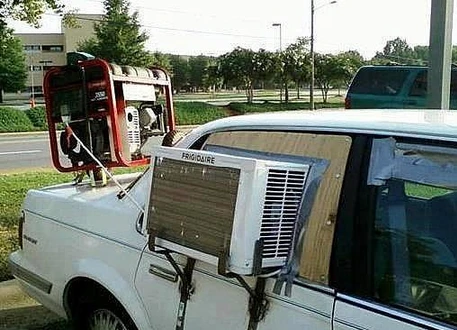 Nghìn lẻ một kiểu chống nóng hài hước trên khắp thế giới ảnh 5