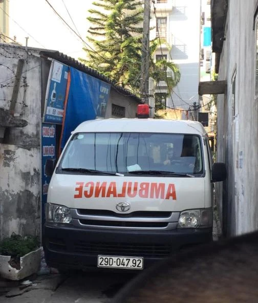  2 xe cứu thương được điều đến hiện trường