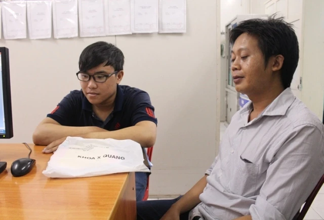 Đã nhận dạng được 3 đối tượng hành hung hai PV báo Giao thông ảnh 1 Đã nhận dạng được 3 đối tượng hành hung hai PV báo Giao thông ảnh 1