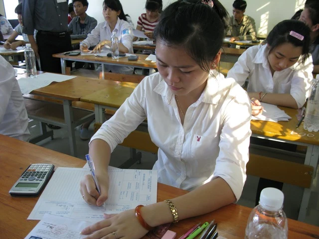 Điểm thi THPT quốc gia: Phổ điểm cao nhưng vẫn nhiều điểm liệt ảnh 1