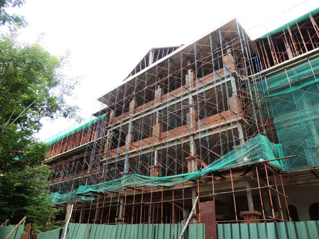 Ngôi trường cổ nhất miền Tây đang được… hiện đại hóa ảnh 4