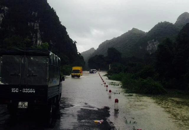 Hải Phòng: Huyện Cát Hải bị cô lập vì mưa lũ ảnh 1