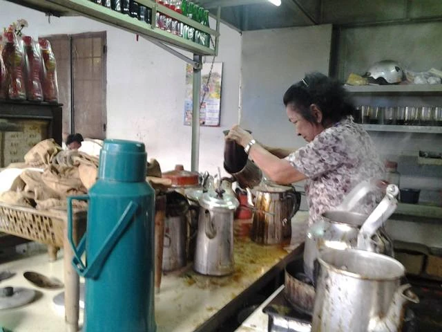 Chùm ảnh: Quán cà phê vợt cuối cùng ở Biên Hòa ảnh 2