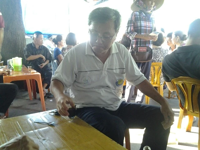 Chùm ảnh: Quán cà phê vợt cuối cùng ở Biên Hòa ảnh 7